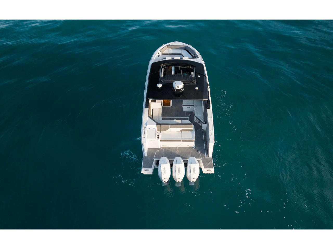 2027 Cruisers Yachts 38GLS-OB 38.0 feet, Clearwater, Florida #9