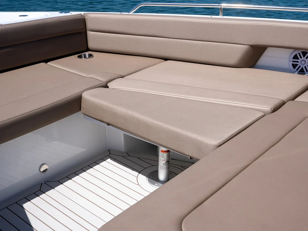 2026 Cruisers Yachts 38 VTR EC 38.0 feet, Clearwater, Florida #27