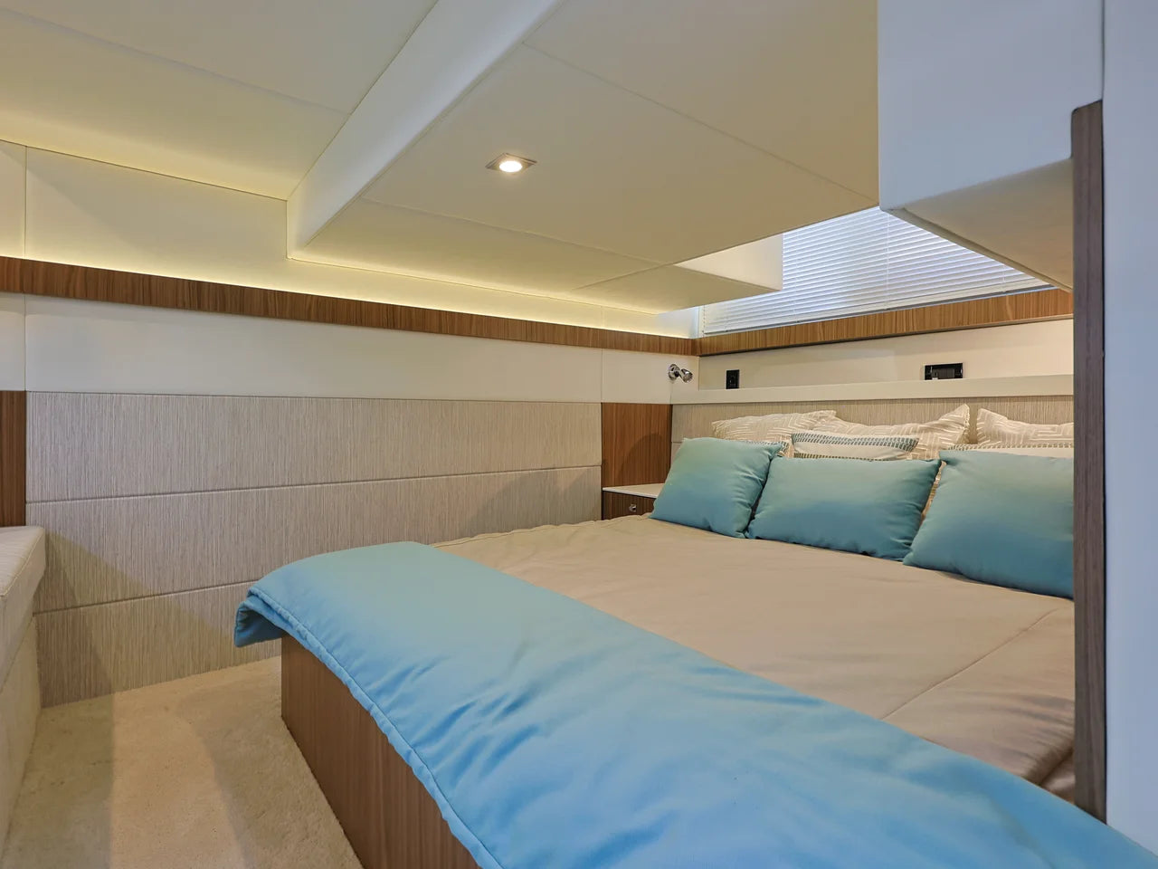 2026 Cruisers Yachts 42 Cantius 42.0 feet, Clearwater, Florida #38