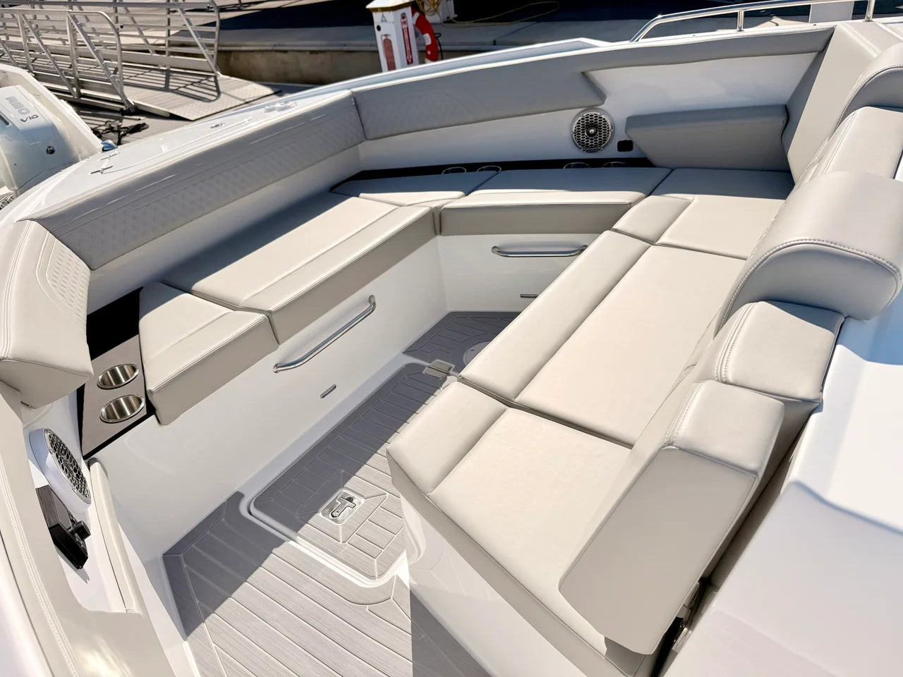 2026 Cruisers Yachts 34 GLS Outboard 34.0 feet, Clearwater, Florida #69