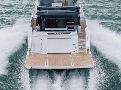 2027 Cruisers Yachts 57 FLY 57.0 feet, Clearwater, Florida #8
