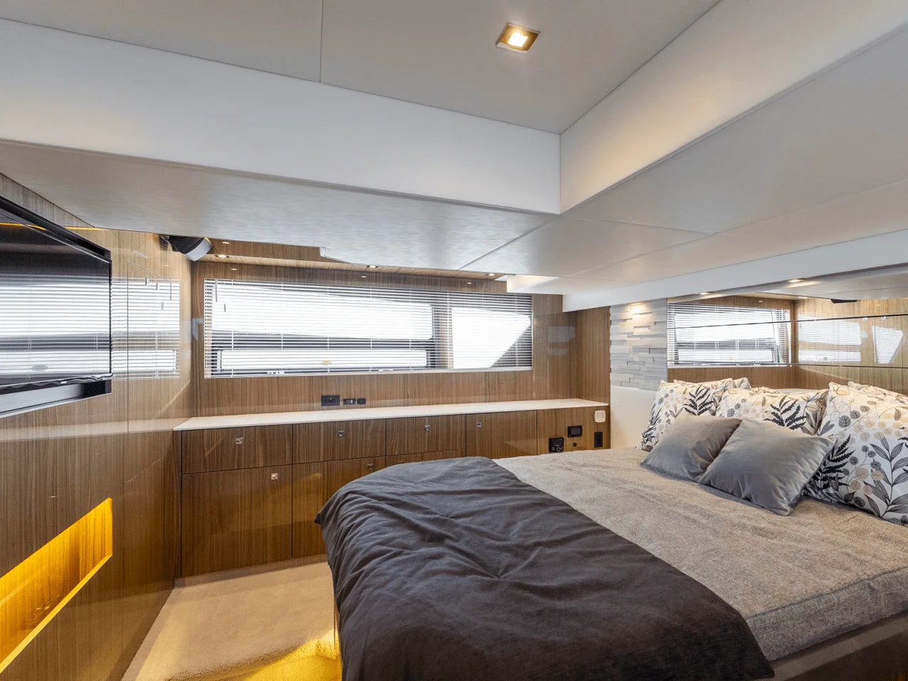 2026 Cruisers Yachts 50 Cantius 50.0 feet, Clearwater, Florida #51