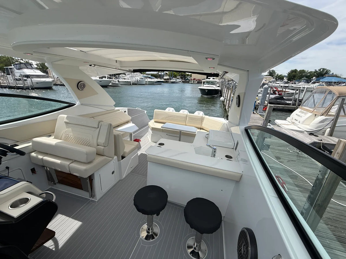 2027 Cruisers Yachts 38 GLS Outboard 38.0 feet, Clearwater, Florida #10