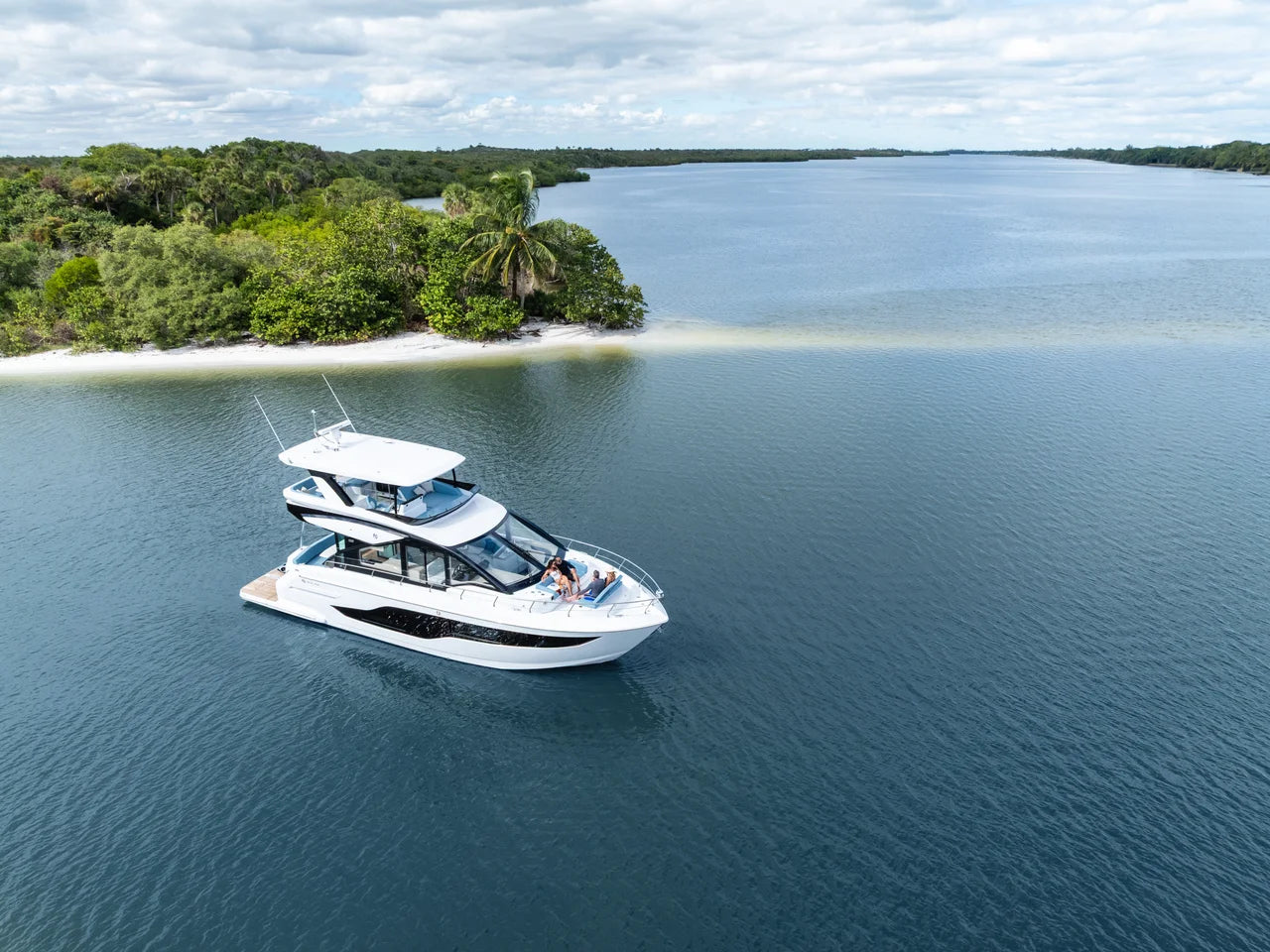 2027 Cruisers Yachts 50 FLY 50.0 feet, Clearwater, Florida #15