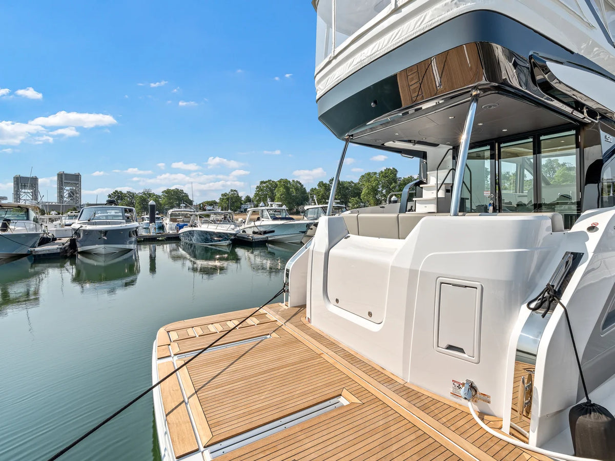 2027 Cruisers Yachts 50 FLY 50.0 feet, Clearwater, Florida #6