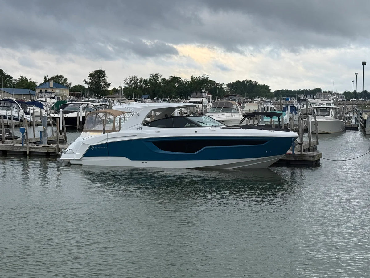 2027 Cruisers Yachts 38 GLS Outboard 38.0 feet, Clearwater, Florida #2