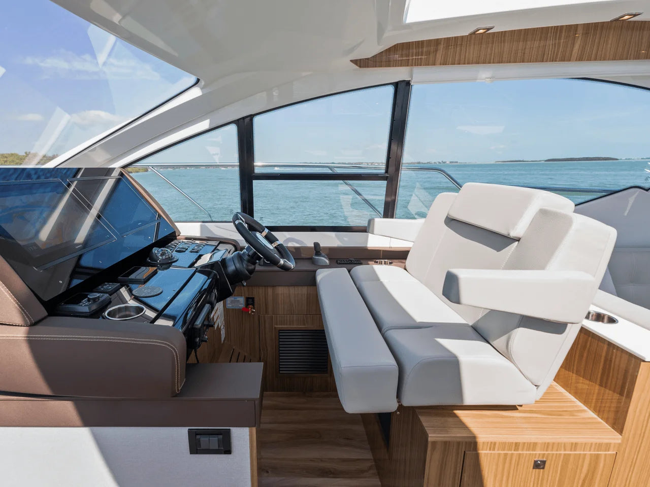2026 Cruisers Yachts 50 Cantius 50.0 feet, Clearwater, Florida #104