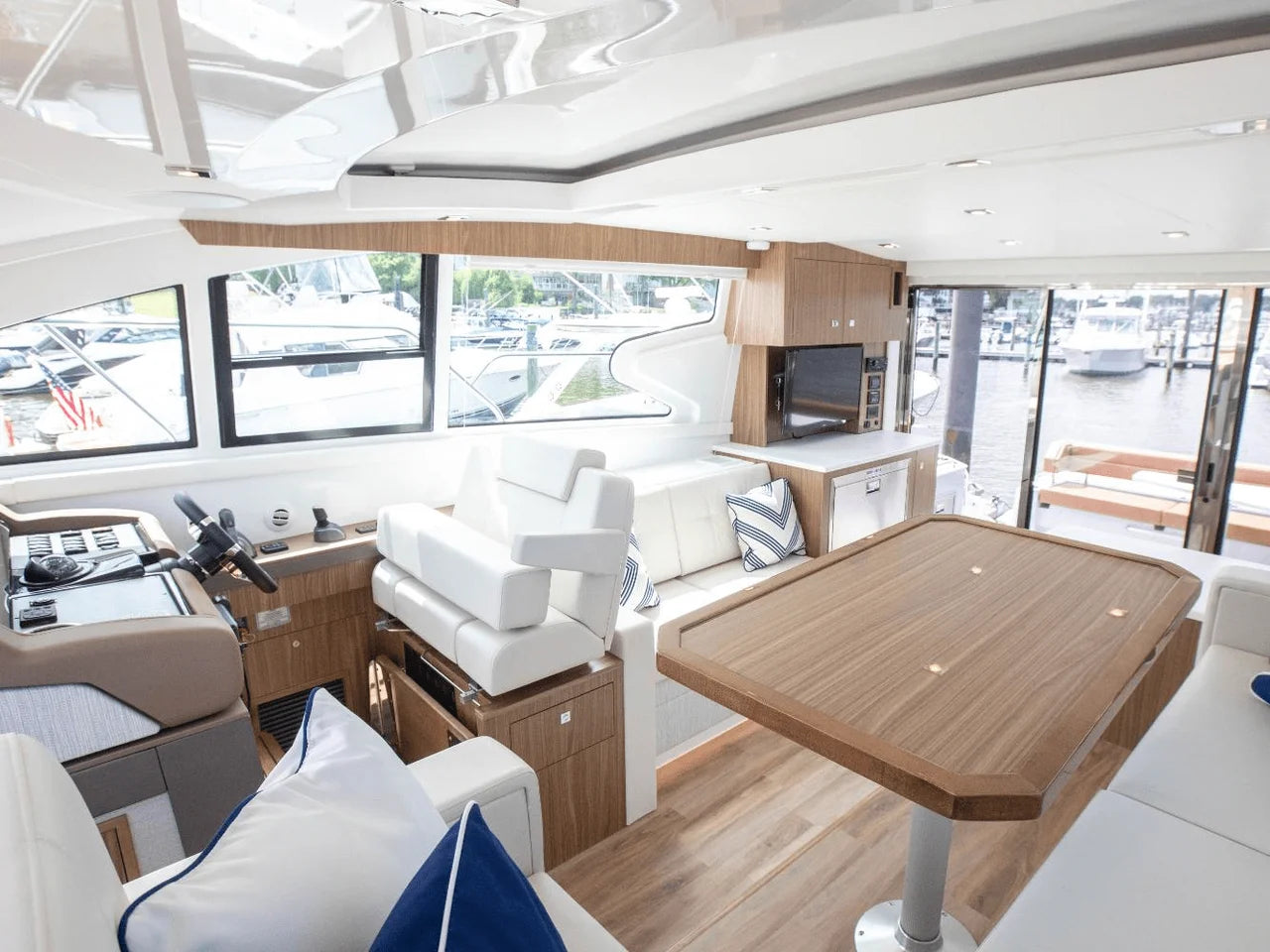 2025 Cruisers Yachts 46 Cantius 46.0 feet, Clearwater, Florida #54