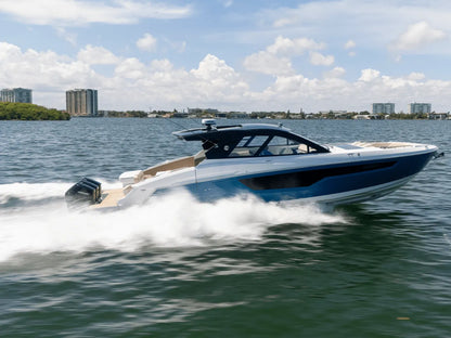 2025 Cruisers Yachts 50 GLS Outboard 50.0 feet, Clearwater, Florida #9