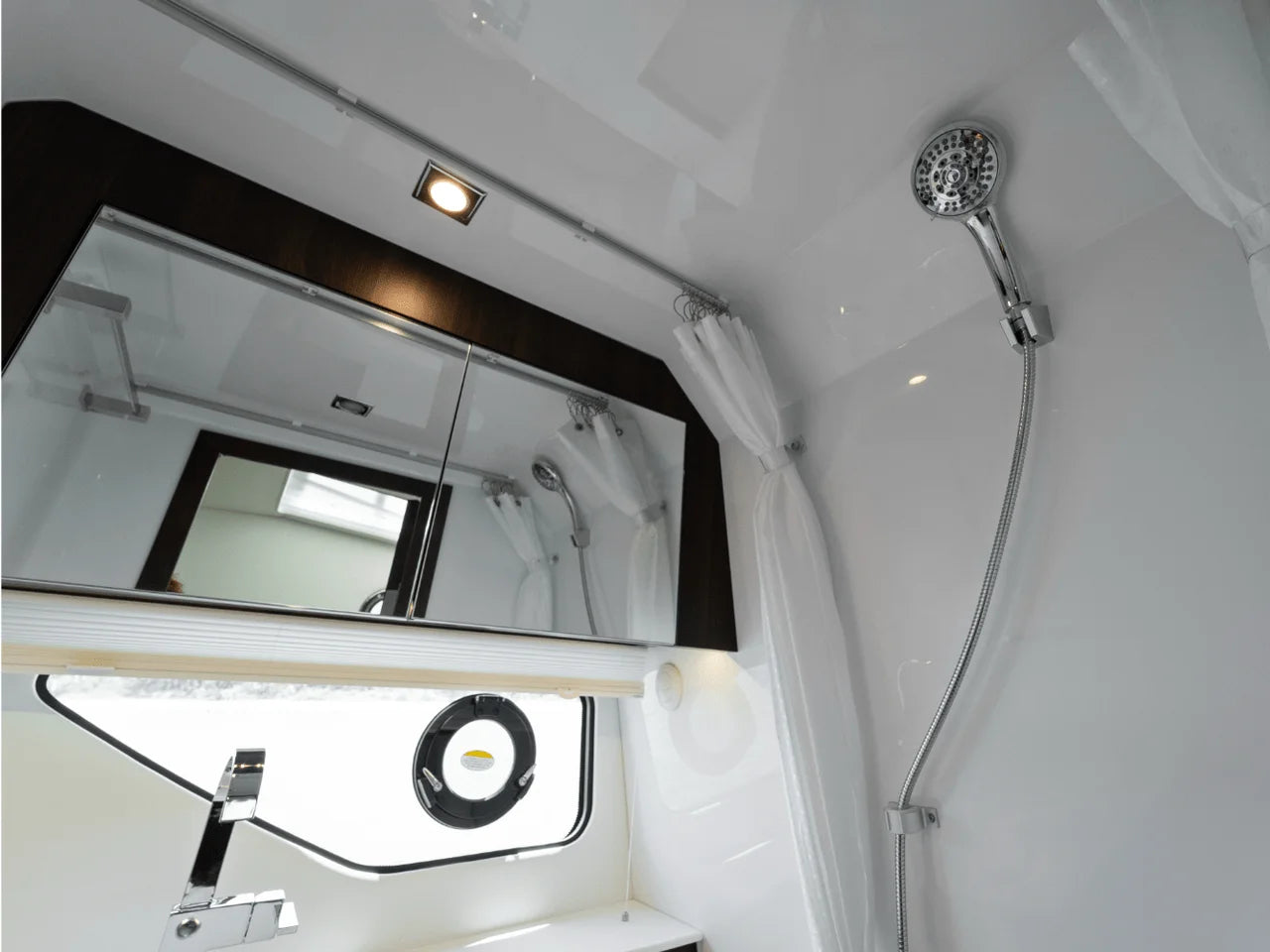2027 Cruisers Yachts 38GLS-OB 38.0 feet, Clearwater, Florida #117