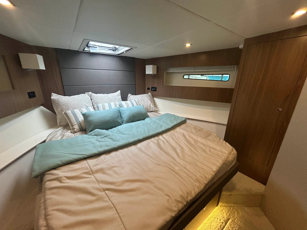 2026 Cruisers Yachts 42 Cantius 42.0 feet, Clearwater, Florida #54