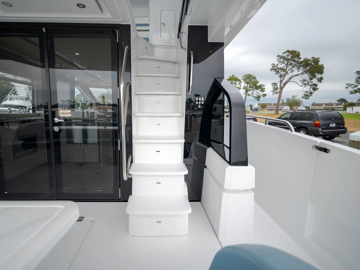 2026 Cruisers Yachts 57 FLY 57.0 feet, Clearwater, Florida #23