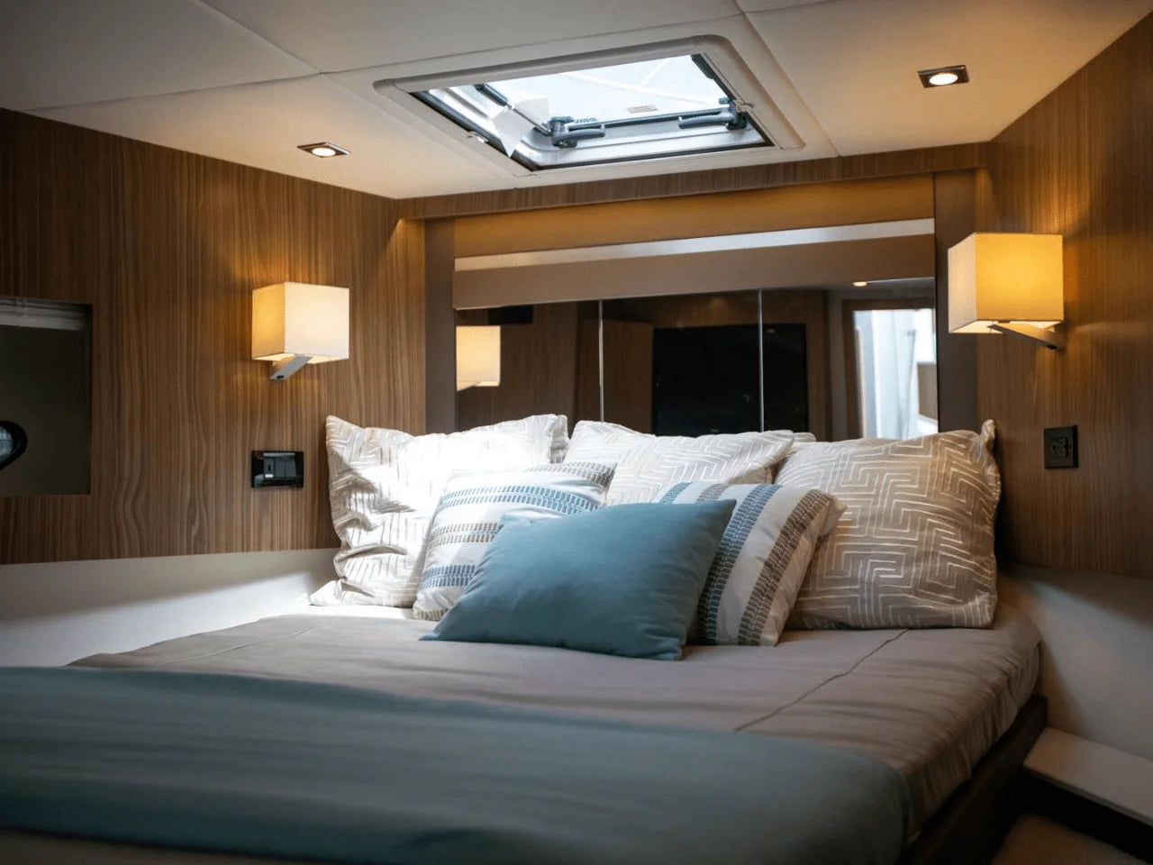 2025 Cruisers Yachts 46 Cantius 46.0 feet, Clearwater, Florida #73