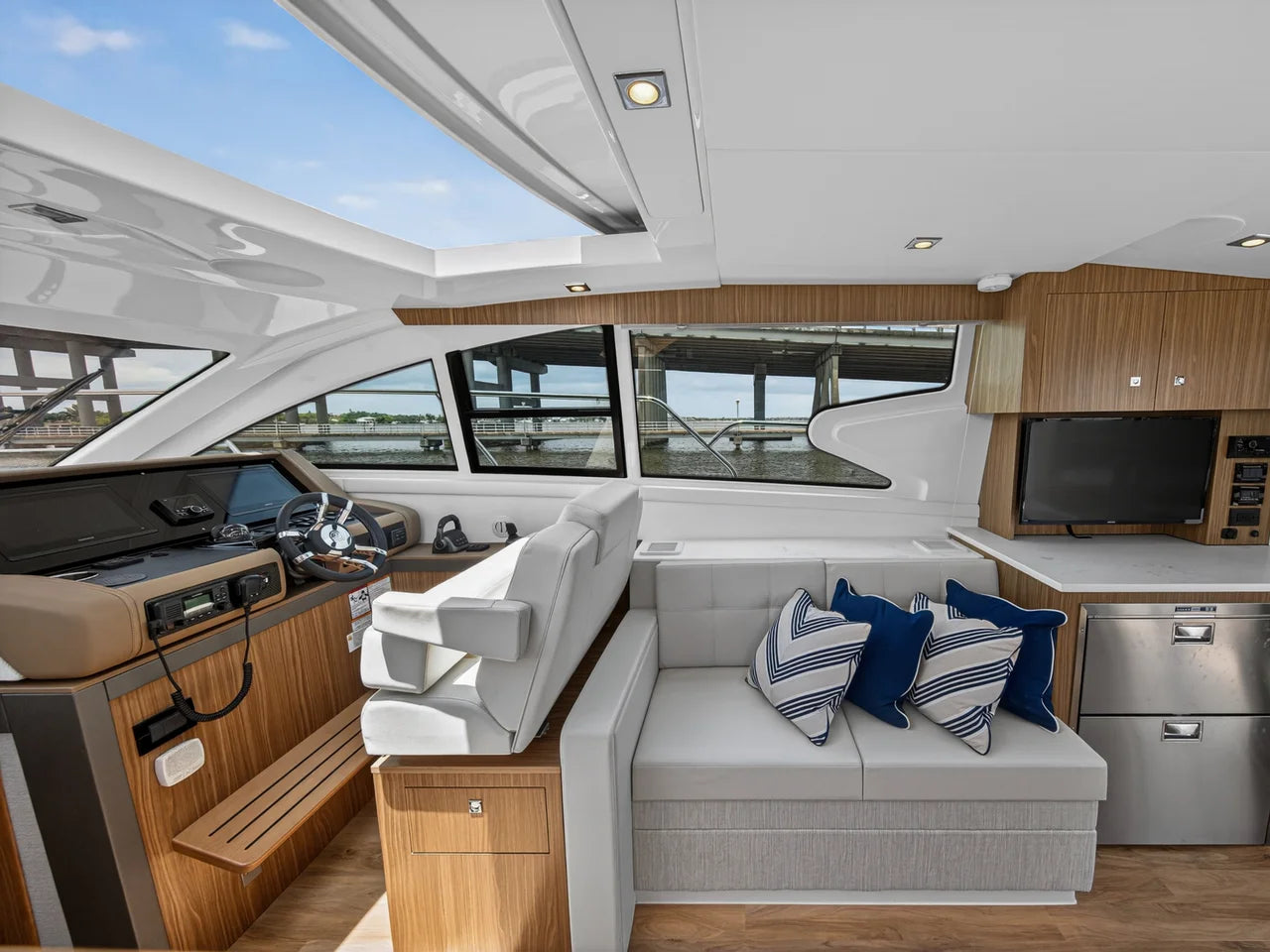 2026 Cruisers Yachts 46 Cantius 46.0 feet, Clearwater, Florida #33