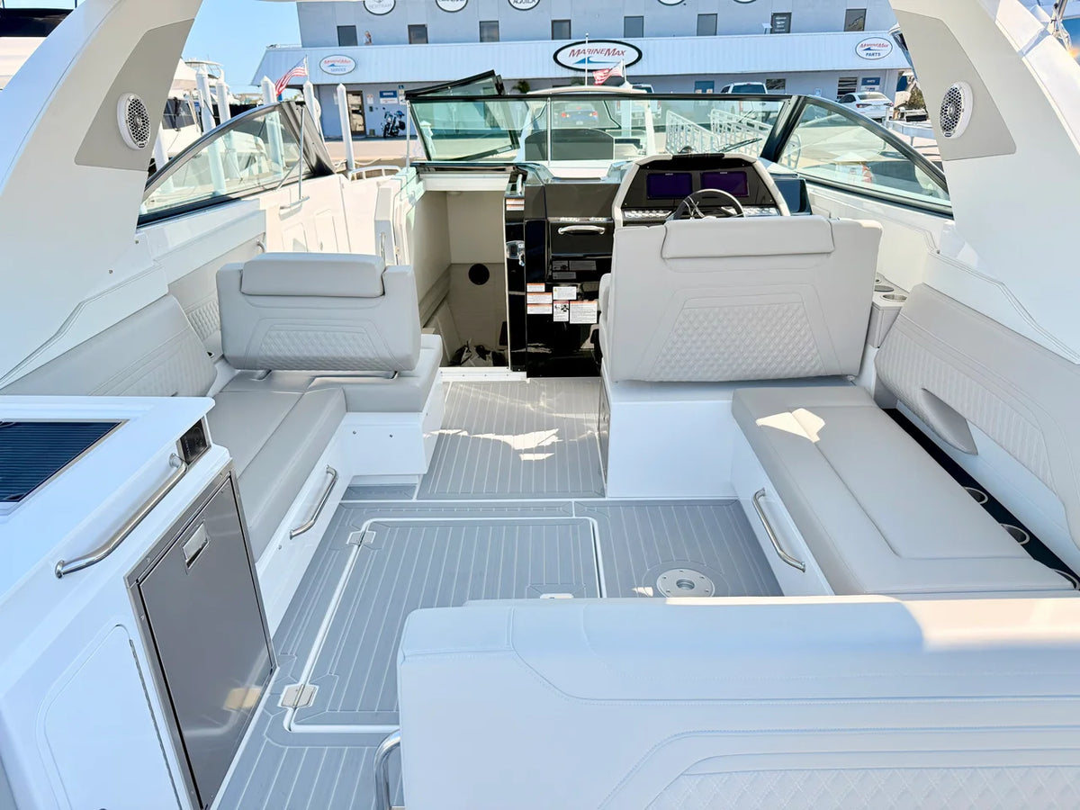 2026 Cruisers Yachts 34 GLS Outboard 34.0 feet, Clearwater, Florida #49