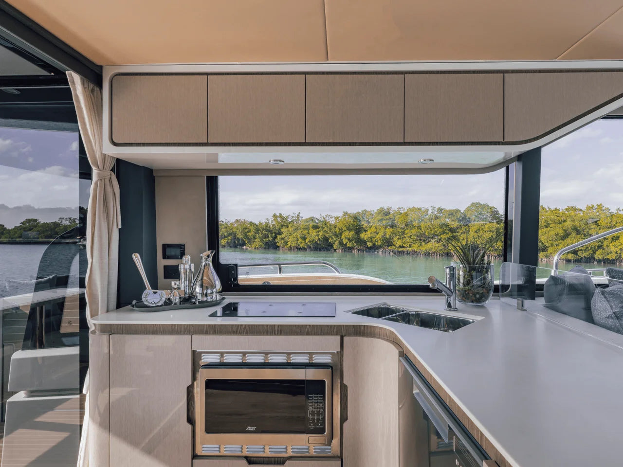 2027 Cruisers Yachts 57 FLY 57.0 feet, Clearwater, Florida #81