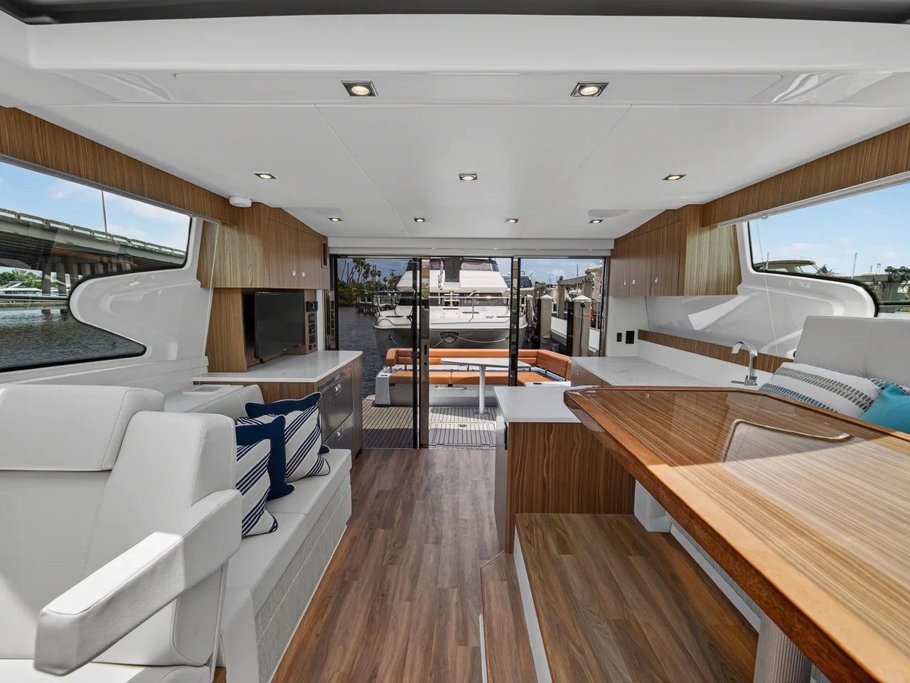 2026 Cruisers Yachts 46 Cantius 46.0 feet, Clearwater, Florida #41