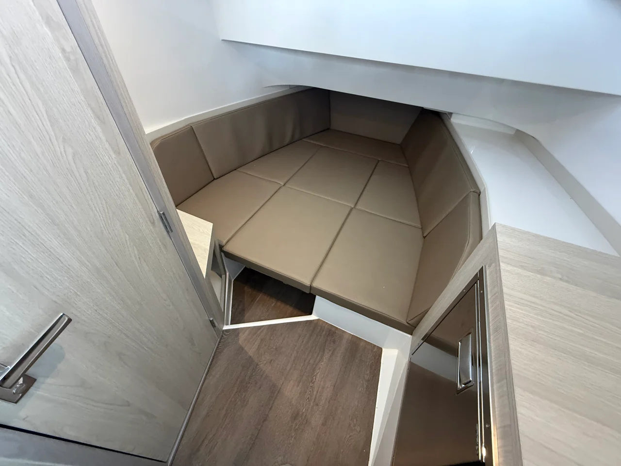 2026 Cruisers Yachts 38 VTR 38.0 feet, Clearwater, Florida #19