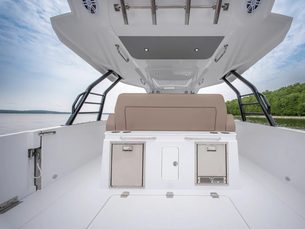 2027 Cruisers Yachts 38VTR 38.0 feet, Clearwater, Florida #12