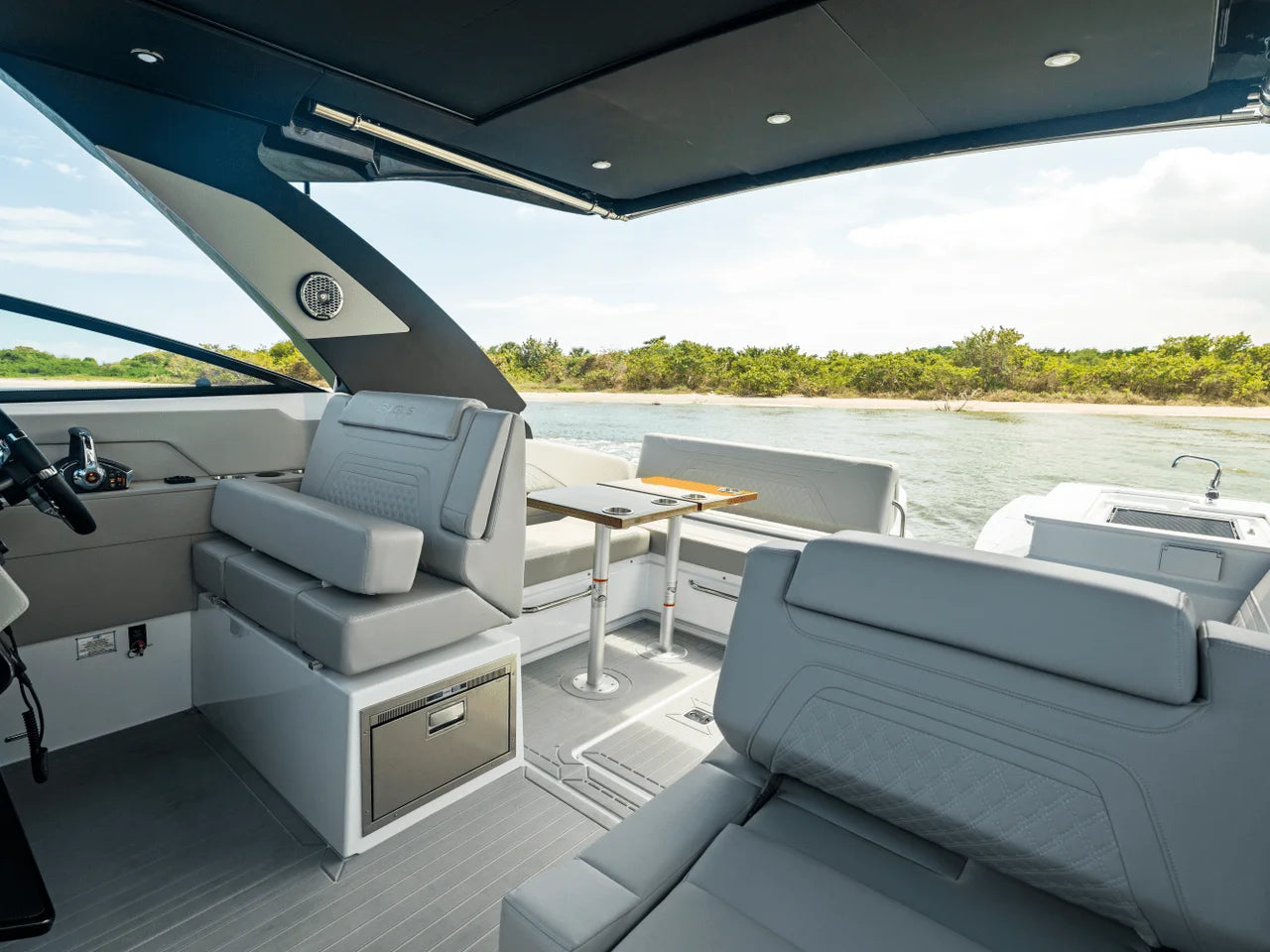 2027 Cruisers Yachts 34 GLS Outboard 34.0 feet, Clearwater, Florida #64