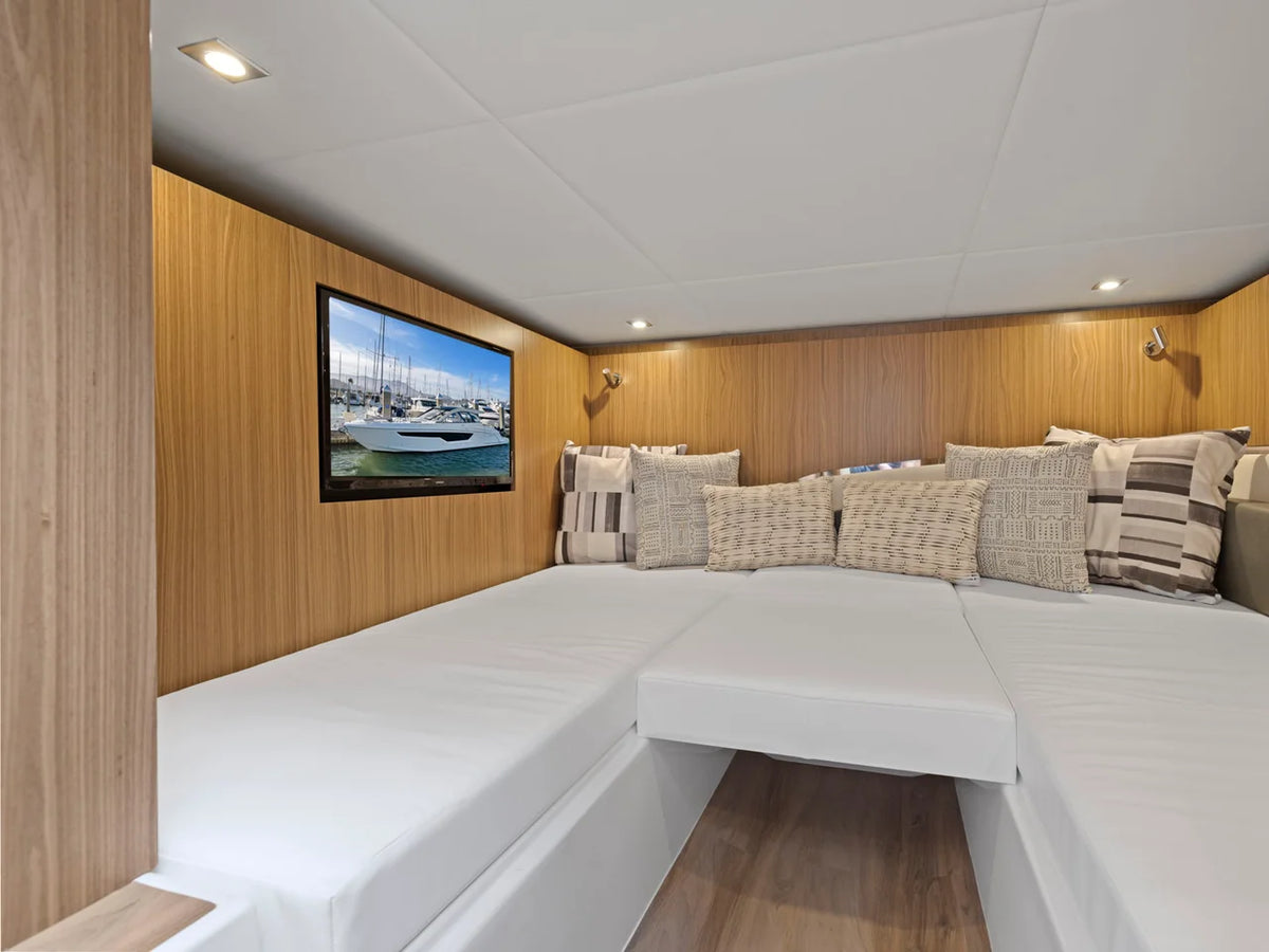 2026 Cruisers Yachts 50GLS OB 50.0 feet, Clearwater, Florida #32