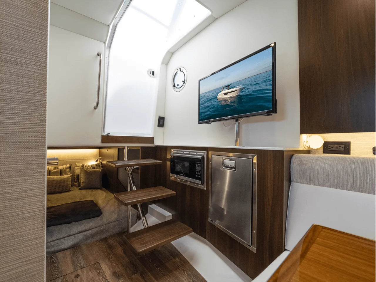 2027 Cruisers Yachts 38GLS-OB 38.0 feet, Clearwater, Florida #105