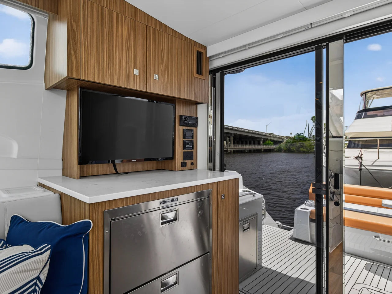 2026 Cruisers Yachts 46 Cantius 46.0 feet, Clearwater, Florida #24