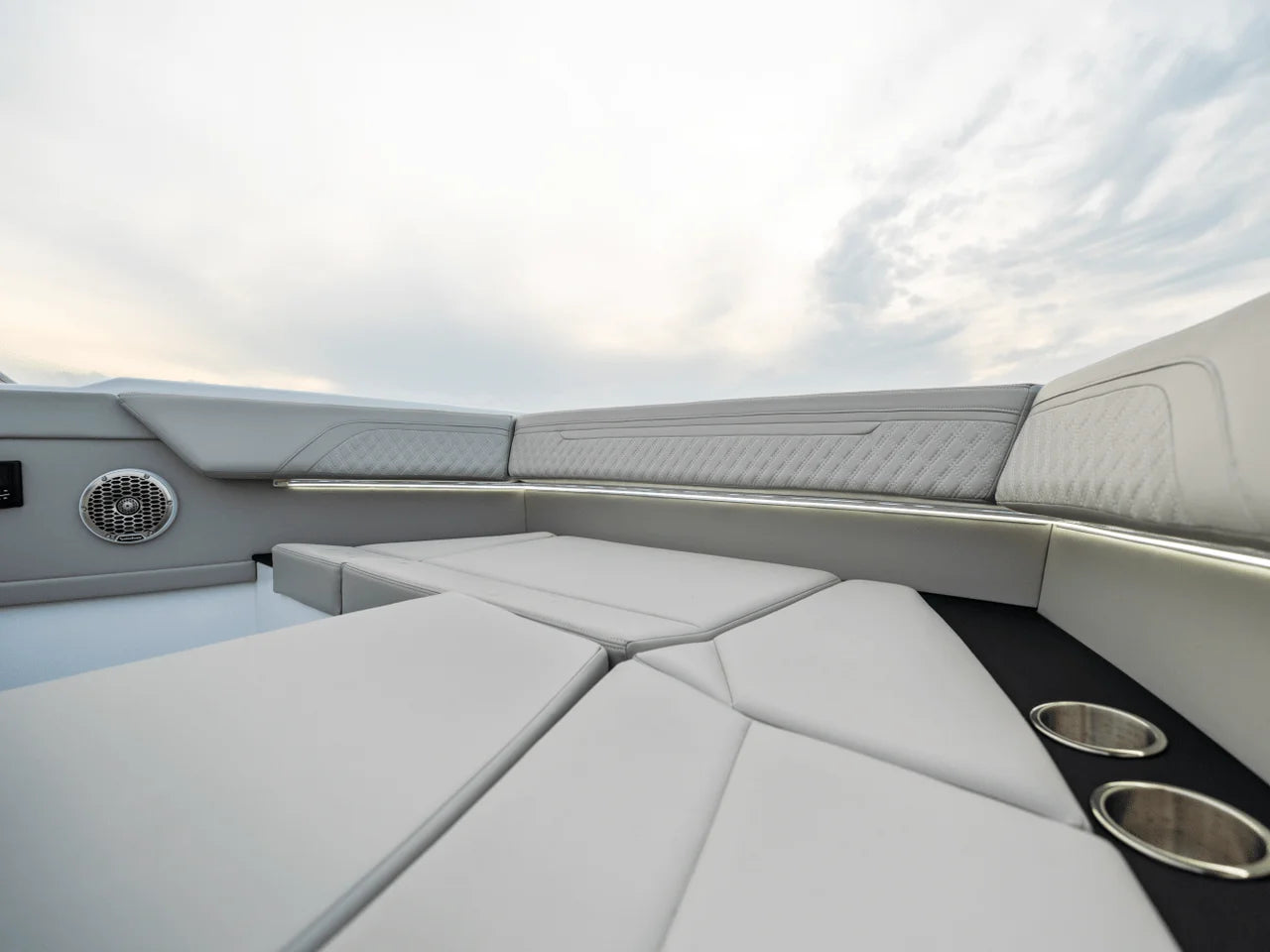 2027 Cruisers Yachts 34 GLS Outboard 34.0 feet, Clearwater, Florida #129