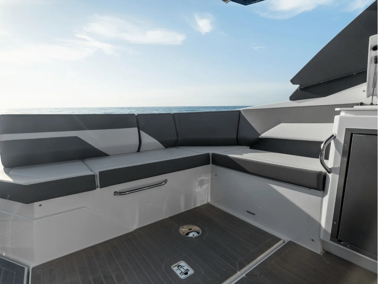 2027 Cruisers Yachts 38GLS-OB 38.0 feet, Clearwater, Florida #44