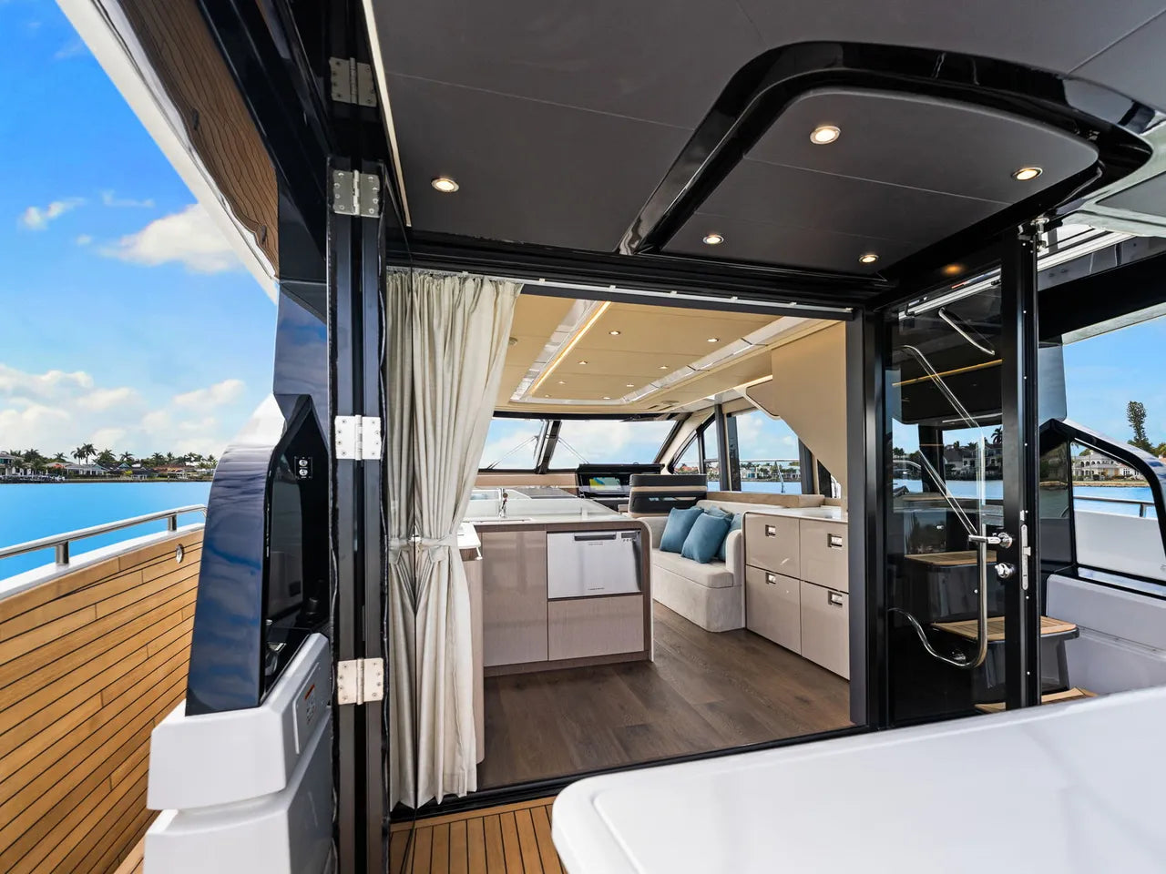 2026 Cruisers Yachts 57 FLY 57.0 feet, Clearwater, Florida #37