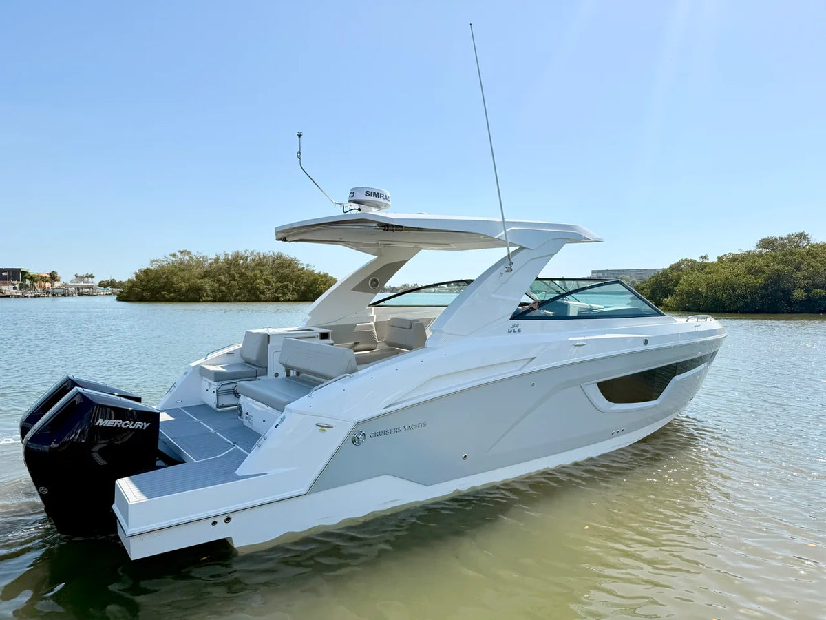 2026 Cruisers Yachts 34 GLS Outboard 34.0 feet, Clearwater, Florida #10