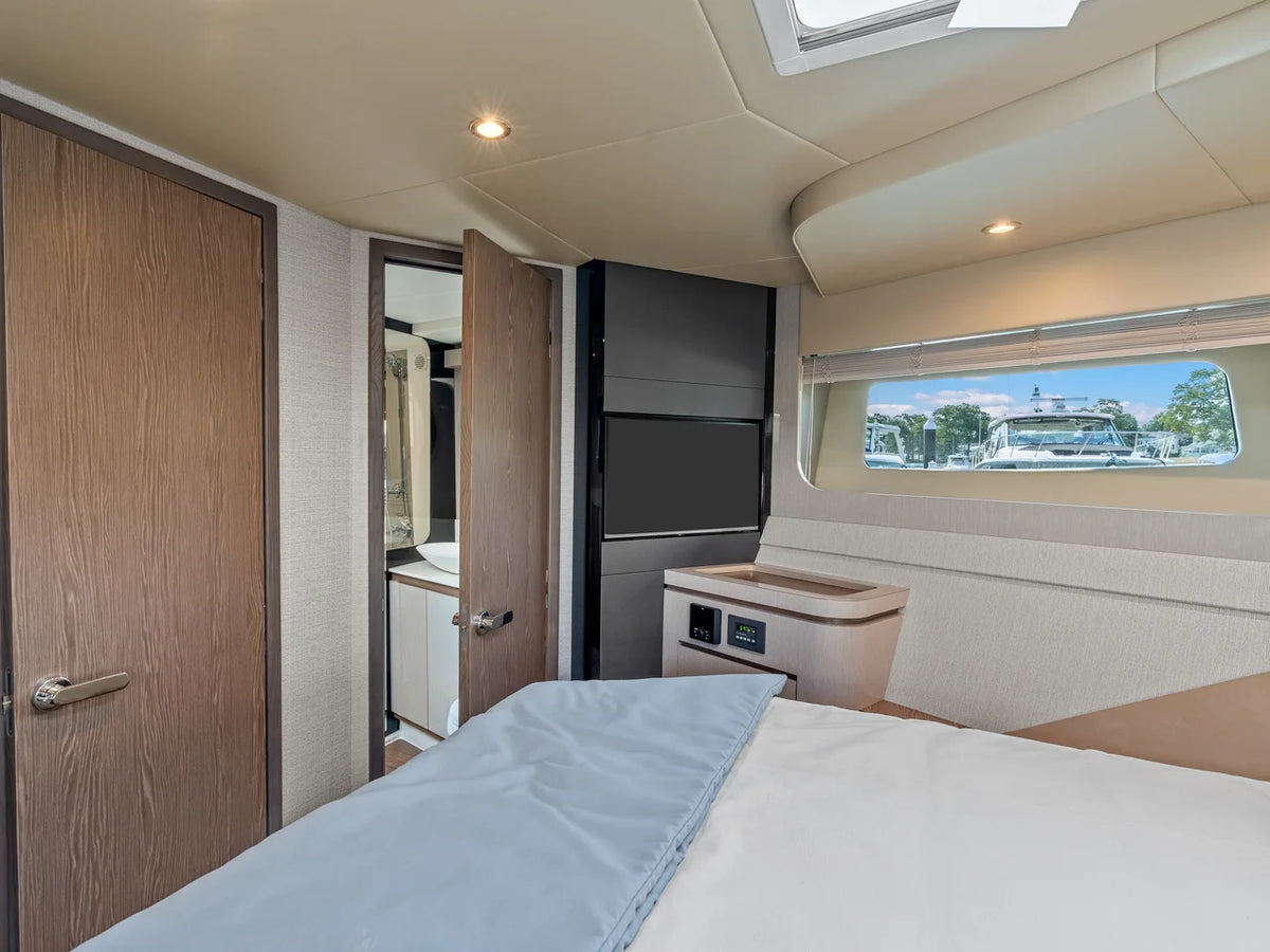 2027 Cruisers Yachts 50 FLY 50.0 feet, Clearwater, Florida #32