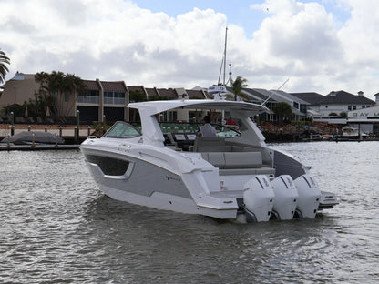 2026 Cruisers Yachts 38 GLS Outboard 38.0 feet, Clearwater, Florida #3