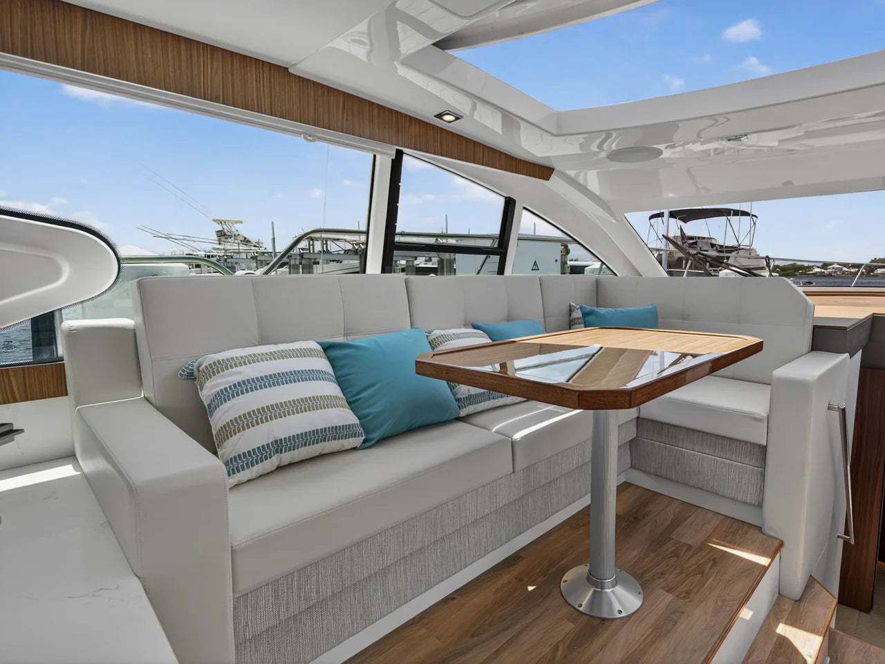 2026 Cruisers Yachts 46 Cantius 46.0 feet, Clearwater, Florida #27
