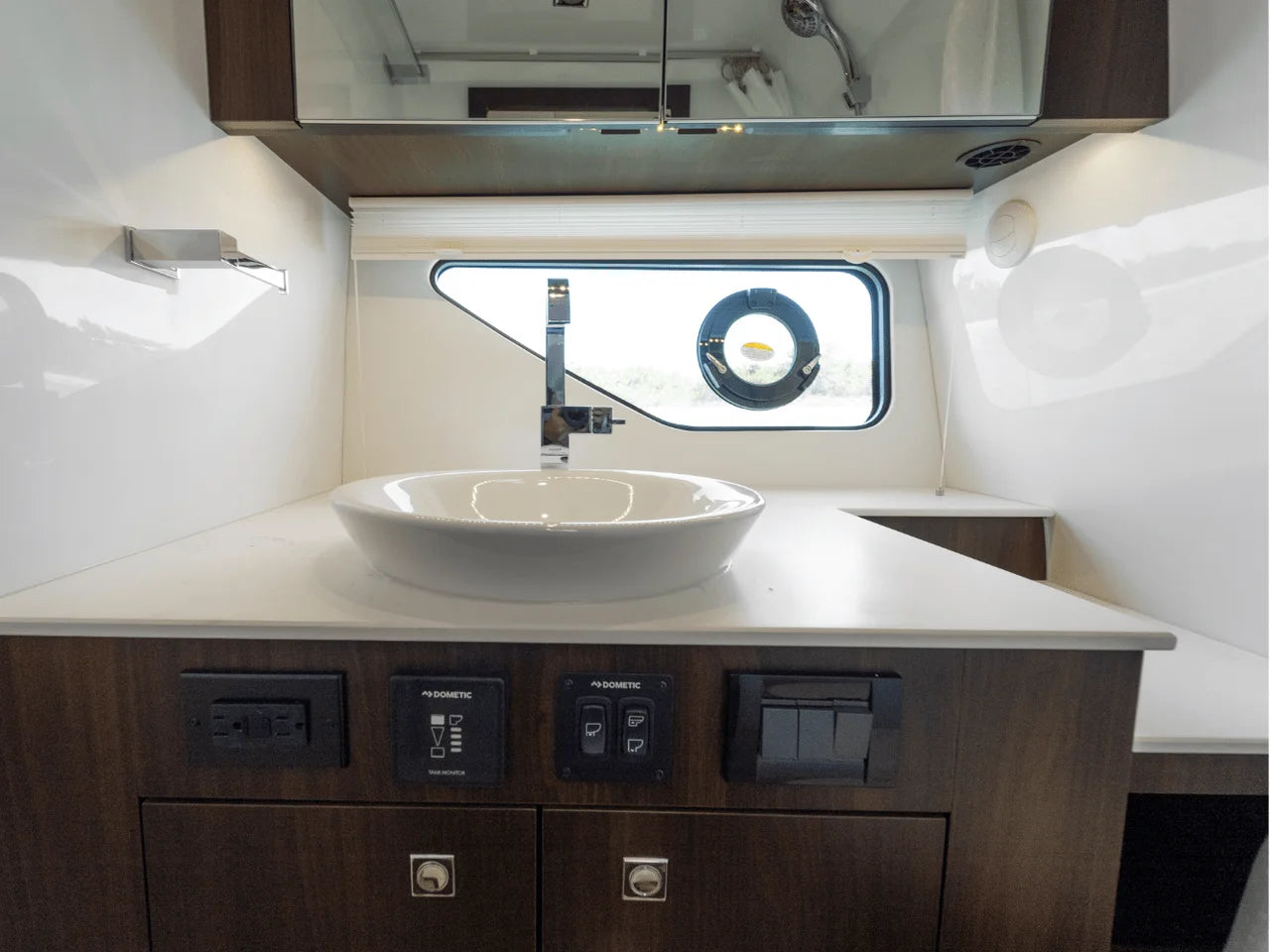2027 Cruisers Yachts 38GLS-OB 38.0 feet, Clearwater, Florida #114