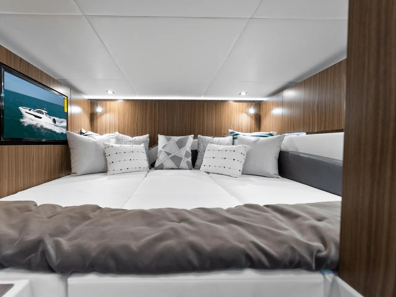 2026 Cruisers Yachts 50GLS OB 50.0 feet, Clearwater, Florida #30