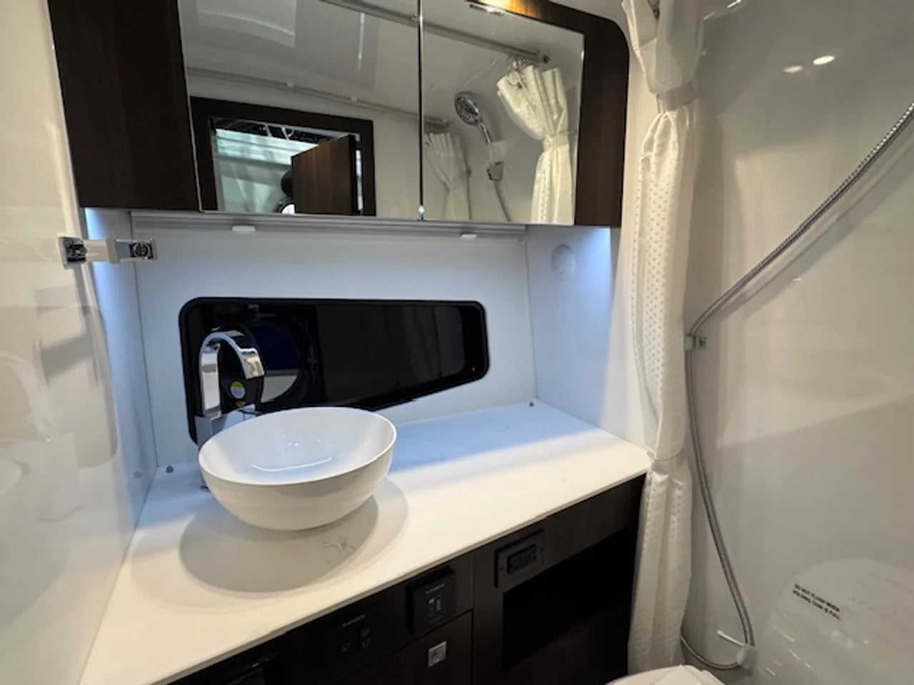 2026 Cruisers Yachts 34 GLS Outboard 34.0 feet, Clearwater, Florida #21