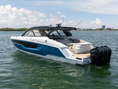 2025 Cruisers Yachts 50 GLS Outboard 50.0 feet, Clearwater, Florida #3