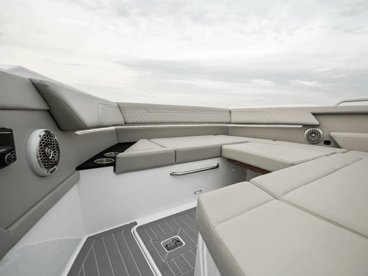 2027 Cruisers Yachts 34 GLS Outboard 34.0 feet, Clearwater, Florida #128