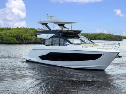 2026 Cruisers Yachts 57 FLY 57.0 feet, Clearwater, Florida #4