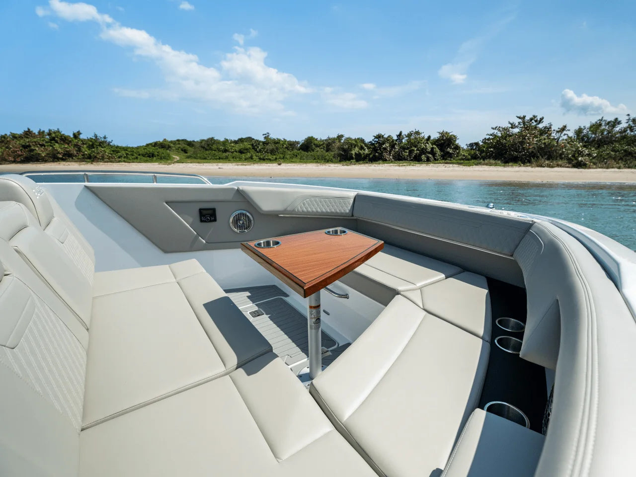 2027 Cruisers Yachts 34 GLS Outboard 34.0 feet, Clearwater, Florida #105