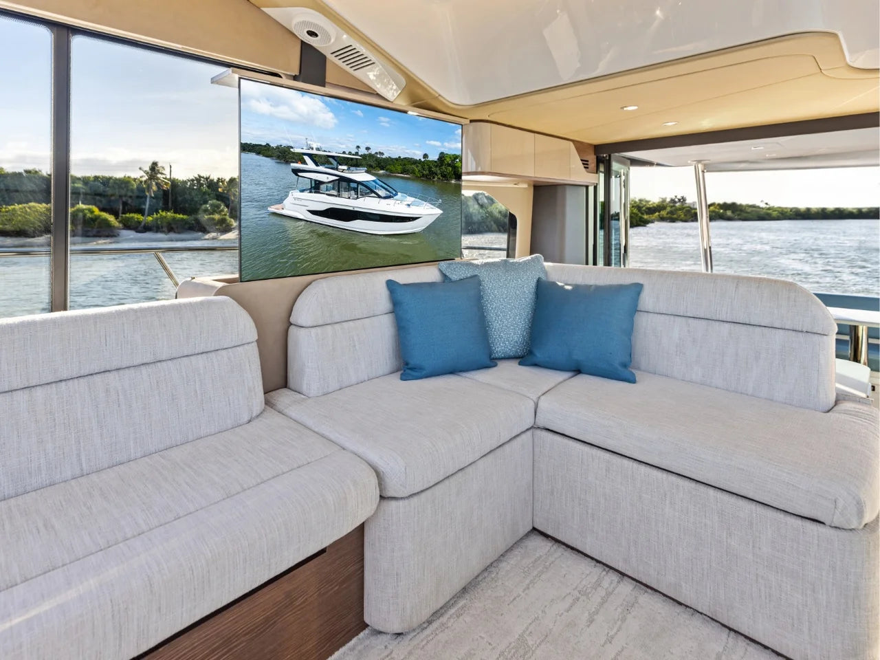 2027 Cruisers Yachts 50 FLY 50.0 feet, Clearwater, Florida #49