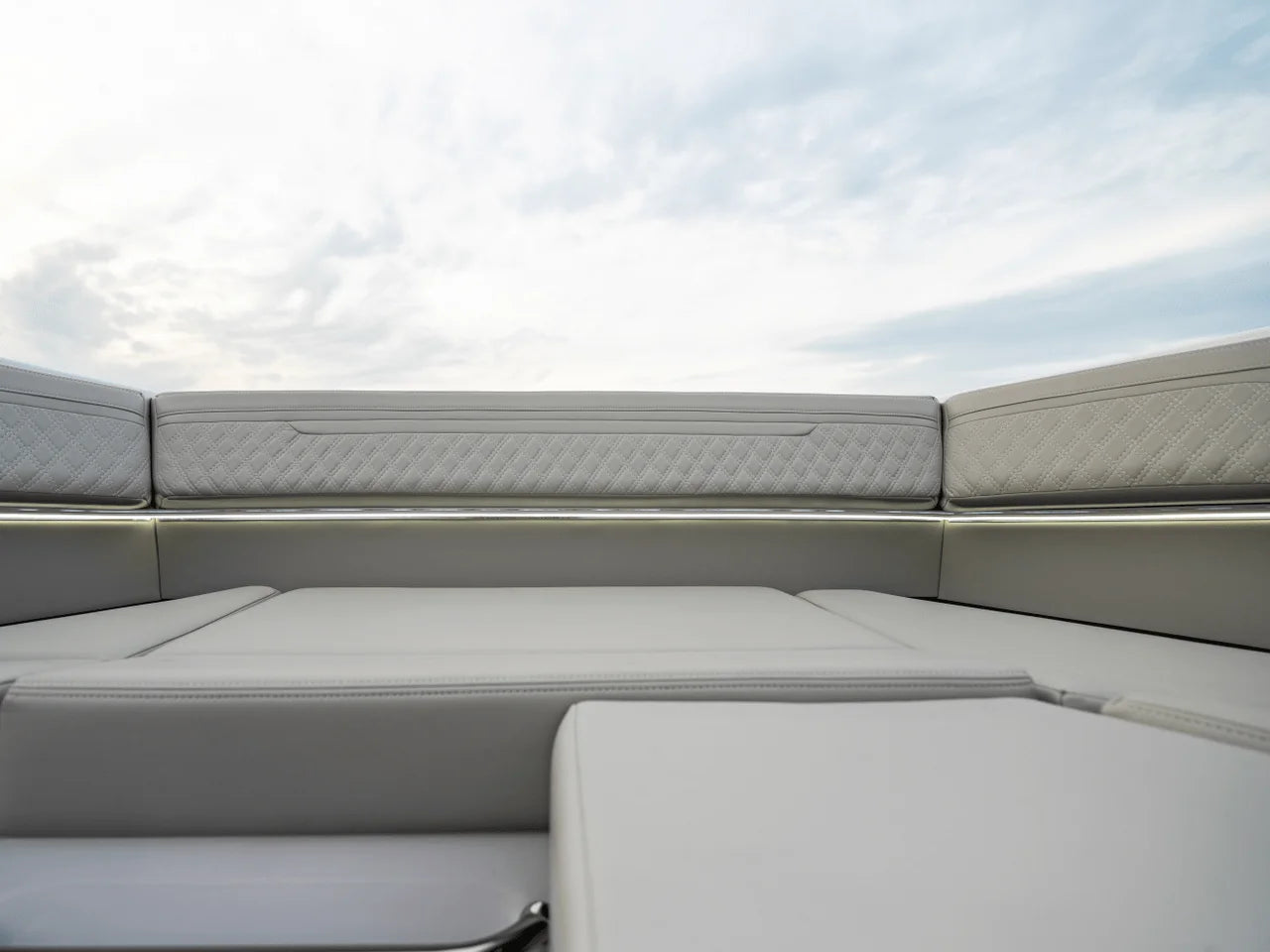 2027 Cruisers Yachts 34 GLS Outboard 34.0 feet, Clearwater, Florida #15
