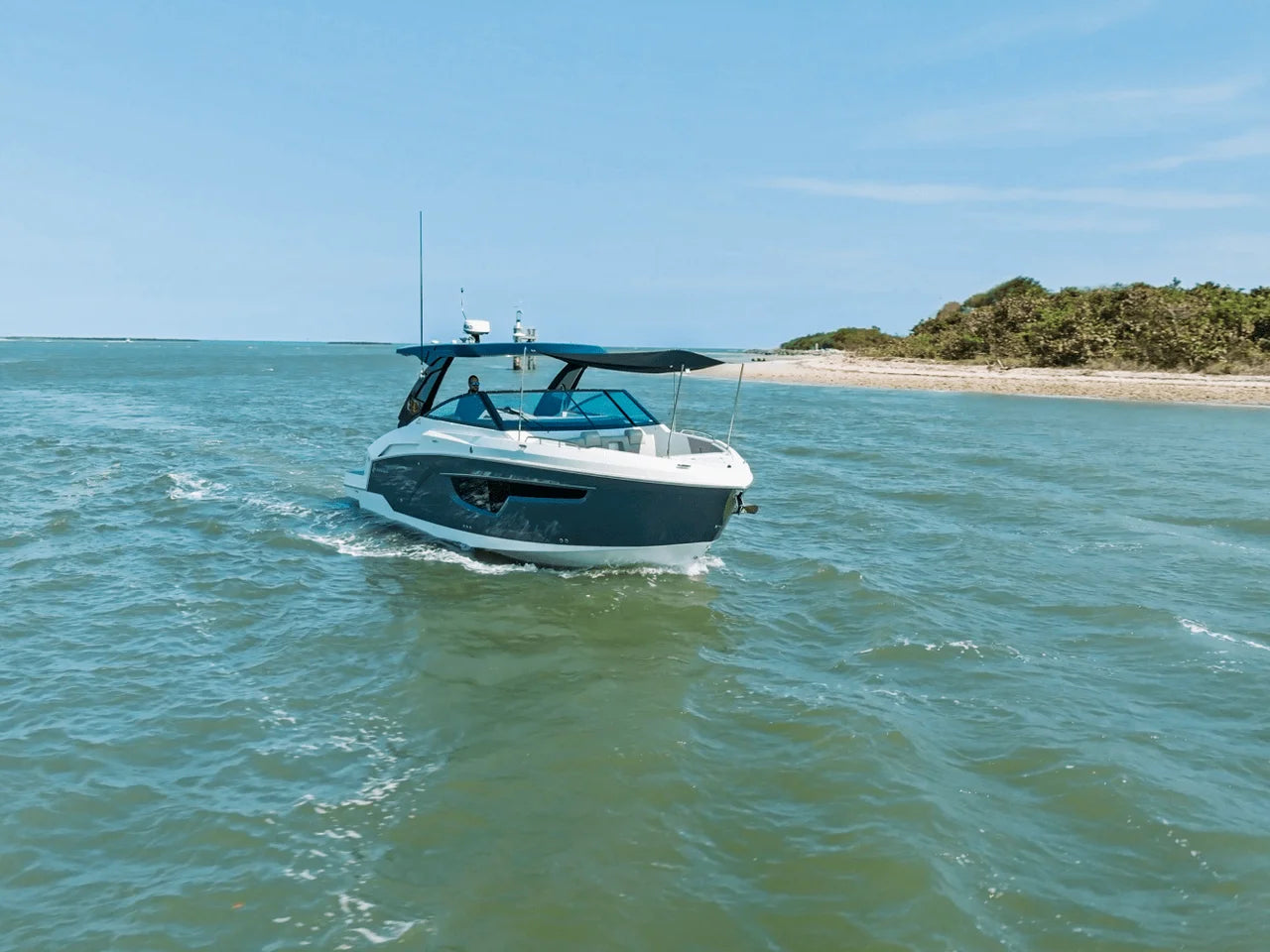 2027 Cruisers Yachts 34 GLS Outboard 34.0 feet, Clearwater, Florida #32
