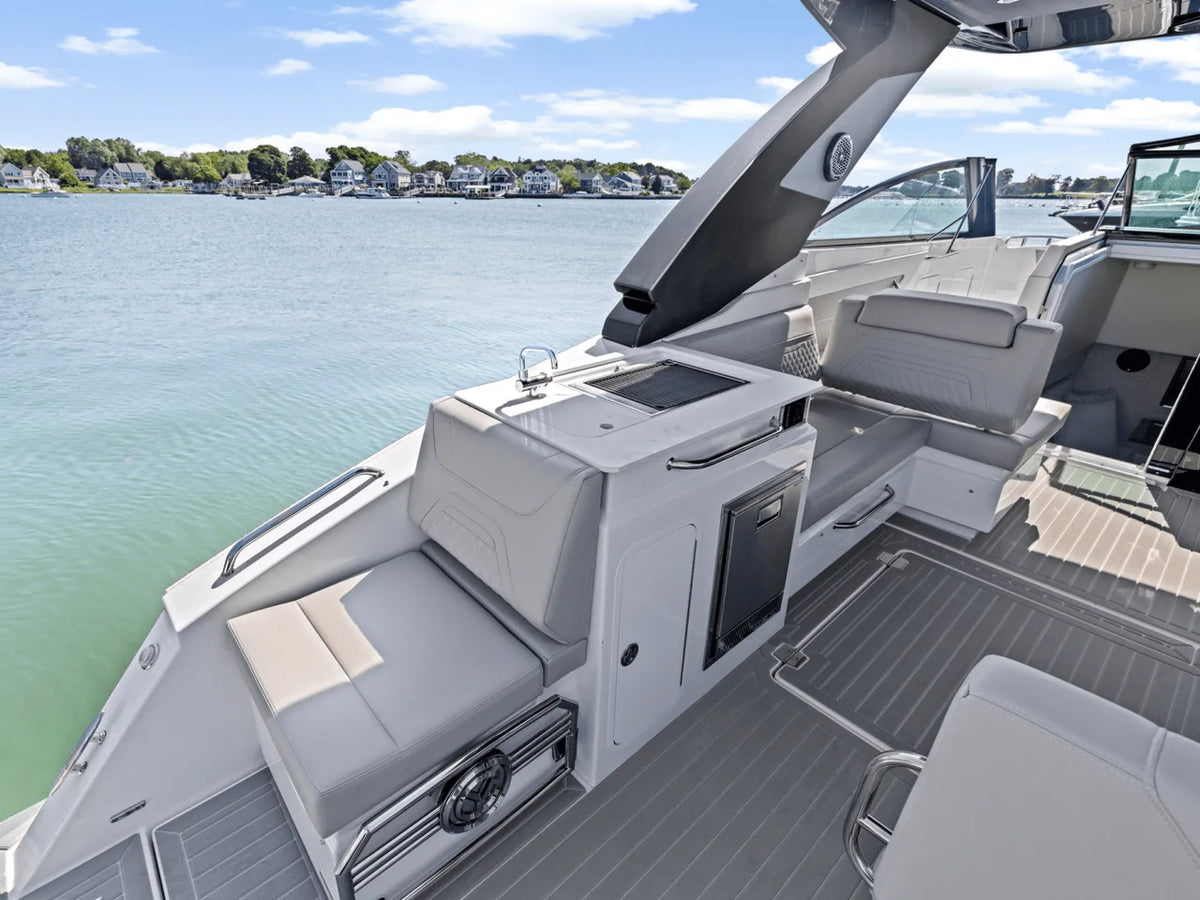2026 Cruisers Yachts 34 GLS Outboard 34.0 feet, Clearwater, Florida #9