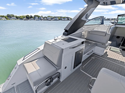 2026 Cruisers Yachts 34 GLS Outboard 34.0 feet, Clearwater, Florida #9