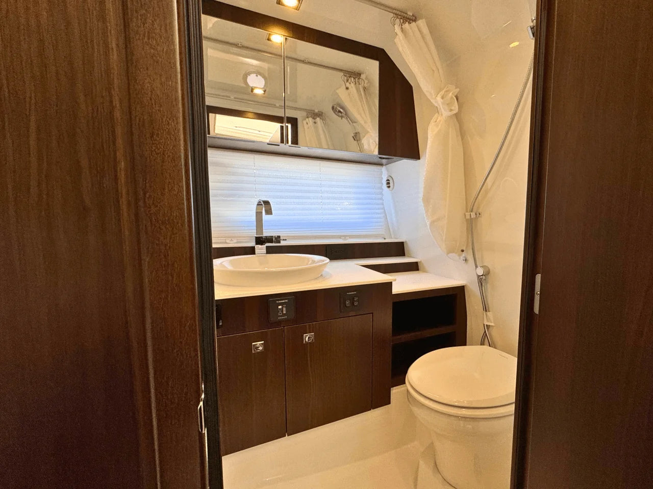 2025 Cruisers Yachts 42 GLS Outboard 42.0 feet, Clearwater, Florida #25