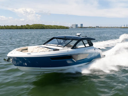 2025 Cruisers Yachts 50 GLS Outboard 50.0 feet, Clearwater, Florida #1