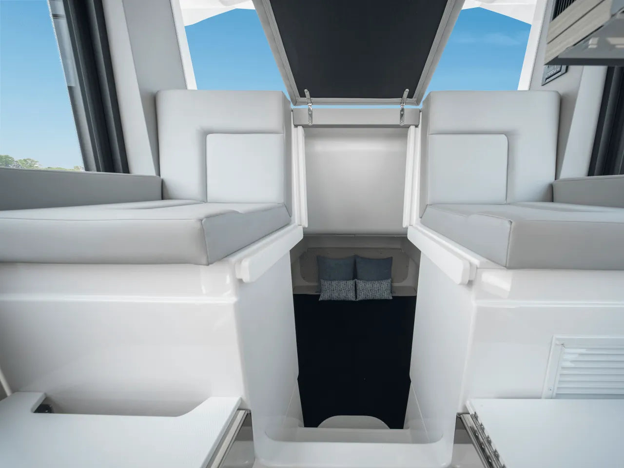 2026 Cruisers Yachts 38 VTR EC 38.0 feet, Clearwater, Florida #27