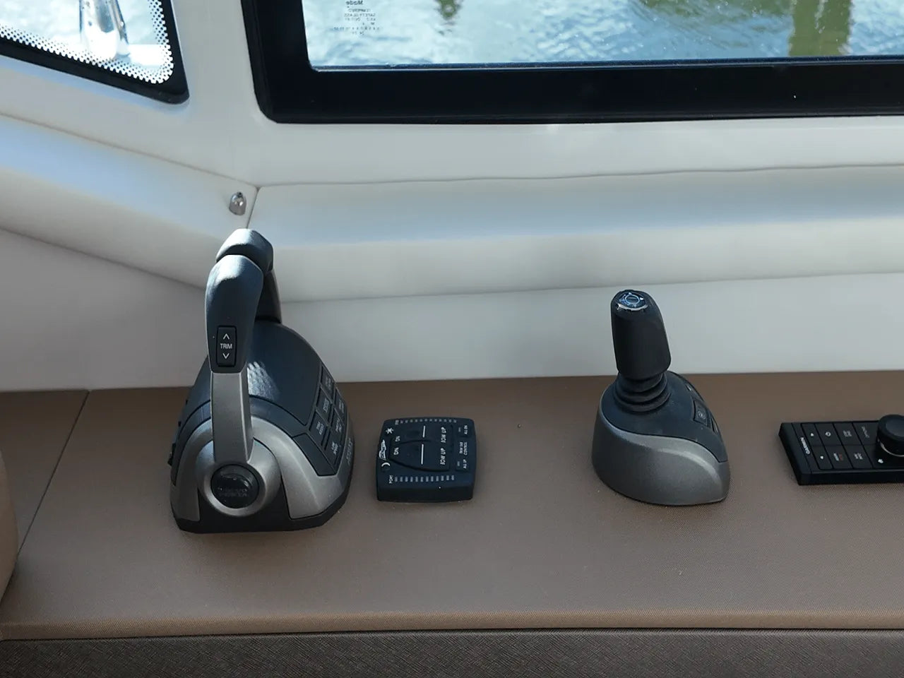 2025 Cruisers Yachts 42 Cantius 42.0 feet, Clearwater, Florida #21